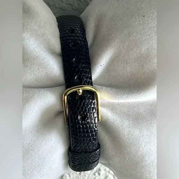 GUCCI vintage 3000.2.L Gucci ladies Watch - Picture 8 of 13